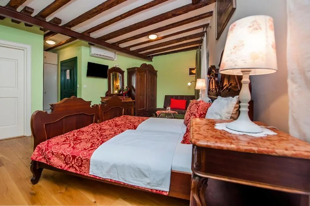 Apartment Antique Studio Oscar III Rovinj
