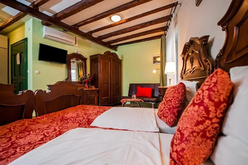 Antique Studio Oscar III Rovinj Croatia