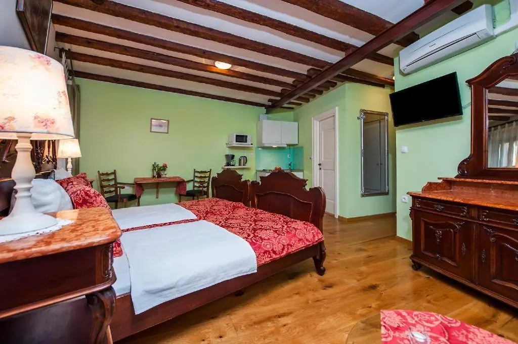 Antique Studio Oscar III Rovinj Croatia